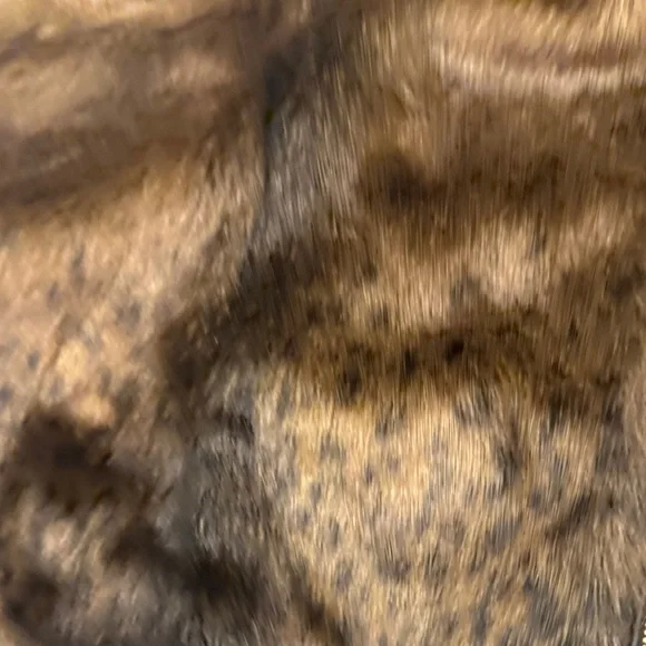 Faux Fur Vest with Zipper - Picture 4 of 7